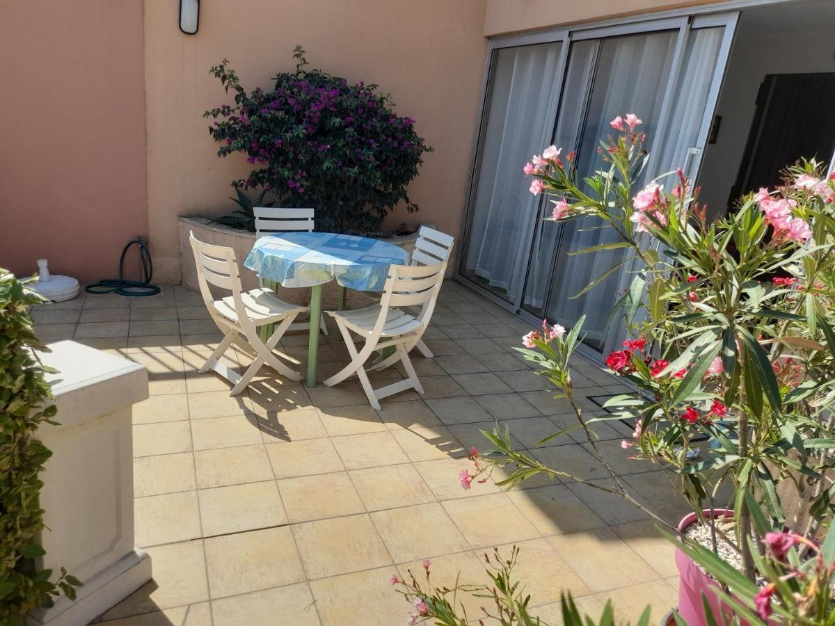 Logement Calme Proche Mer, 4 Personnes, St Aygulf เฟรฌูส ภายนอก รูปภาพ