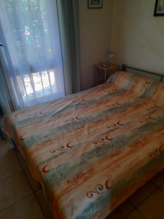 Logement Calme Proche Mer, 4 Personnes, St Aygulf เฟรฌูส ภายนอก รูปภาพ