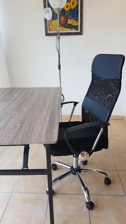 Logement Calme Proche Mer, 4 Personnes, St Aygulf เฟรฌูส ภายนอก รูปภาพ