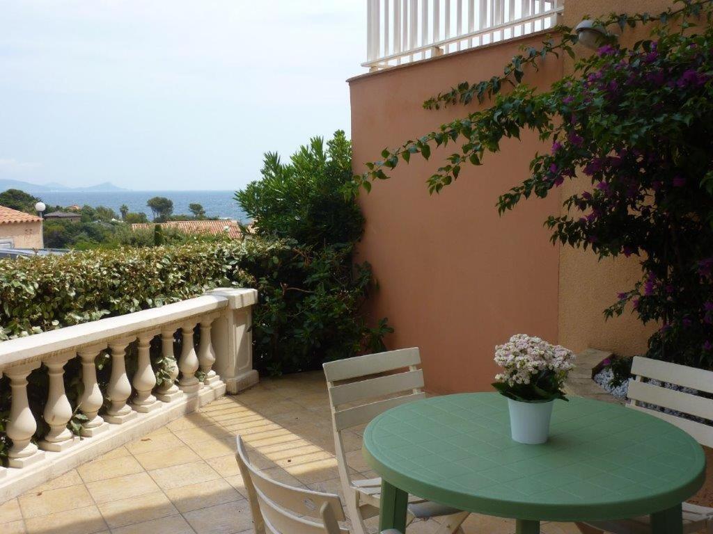 Logement Calme Proche Mer, 4 Personnes, St Aygulf เฟรฌูส ภายนอก รูปภาพ
