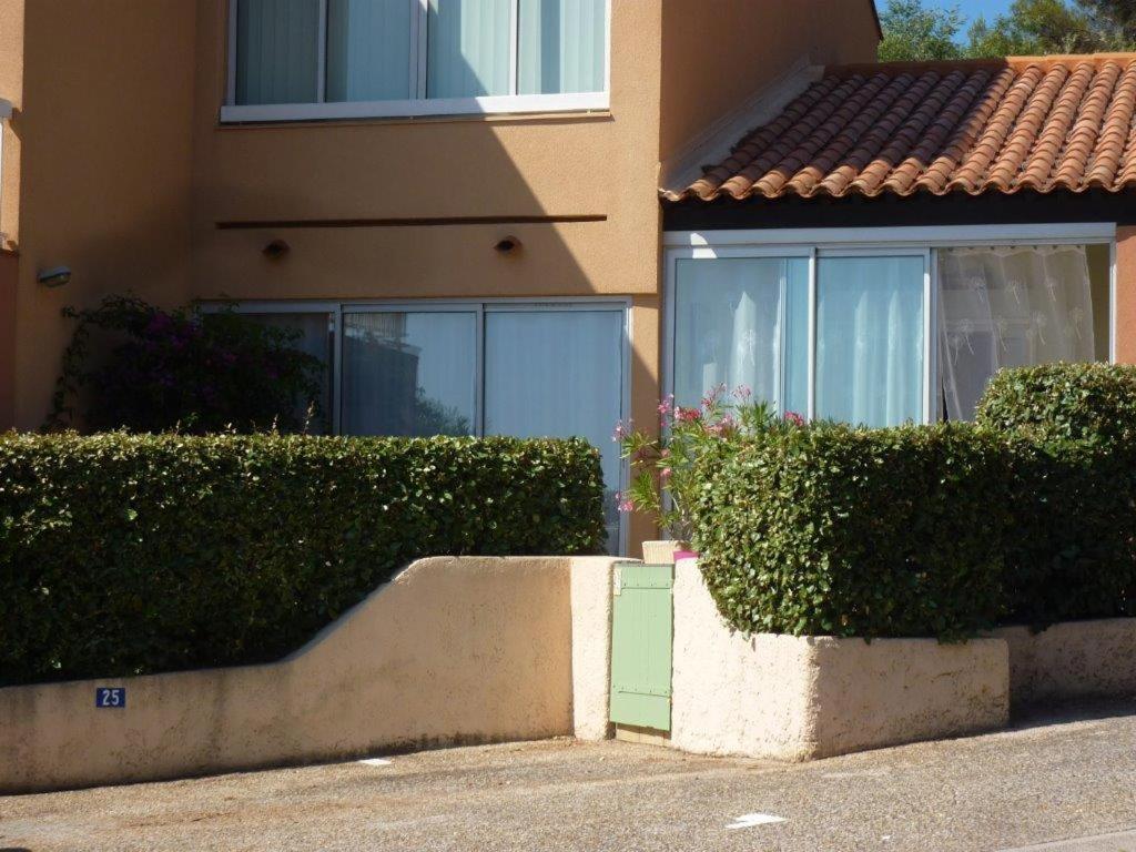 Logement Calme Proche Mer, 4 Personnes, St Aygulf เฟรฌูส ภายนอก รูปภาพ